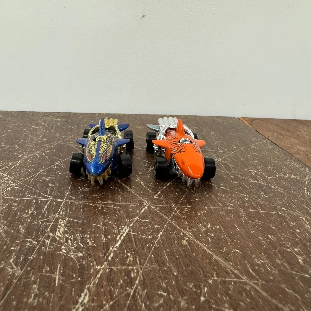 Pair (2) Hot Wheels Track Aces Sharkruiser‎ 1986 Diecast Car Orange Blue Vintage